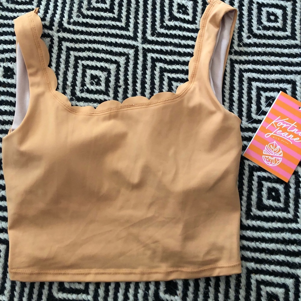 Kortni Jeane Scalloped Top. Toasted Brown. Size XS